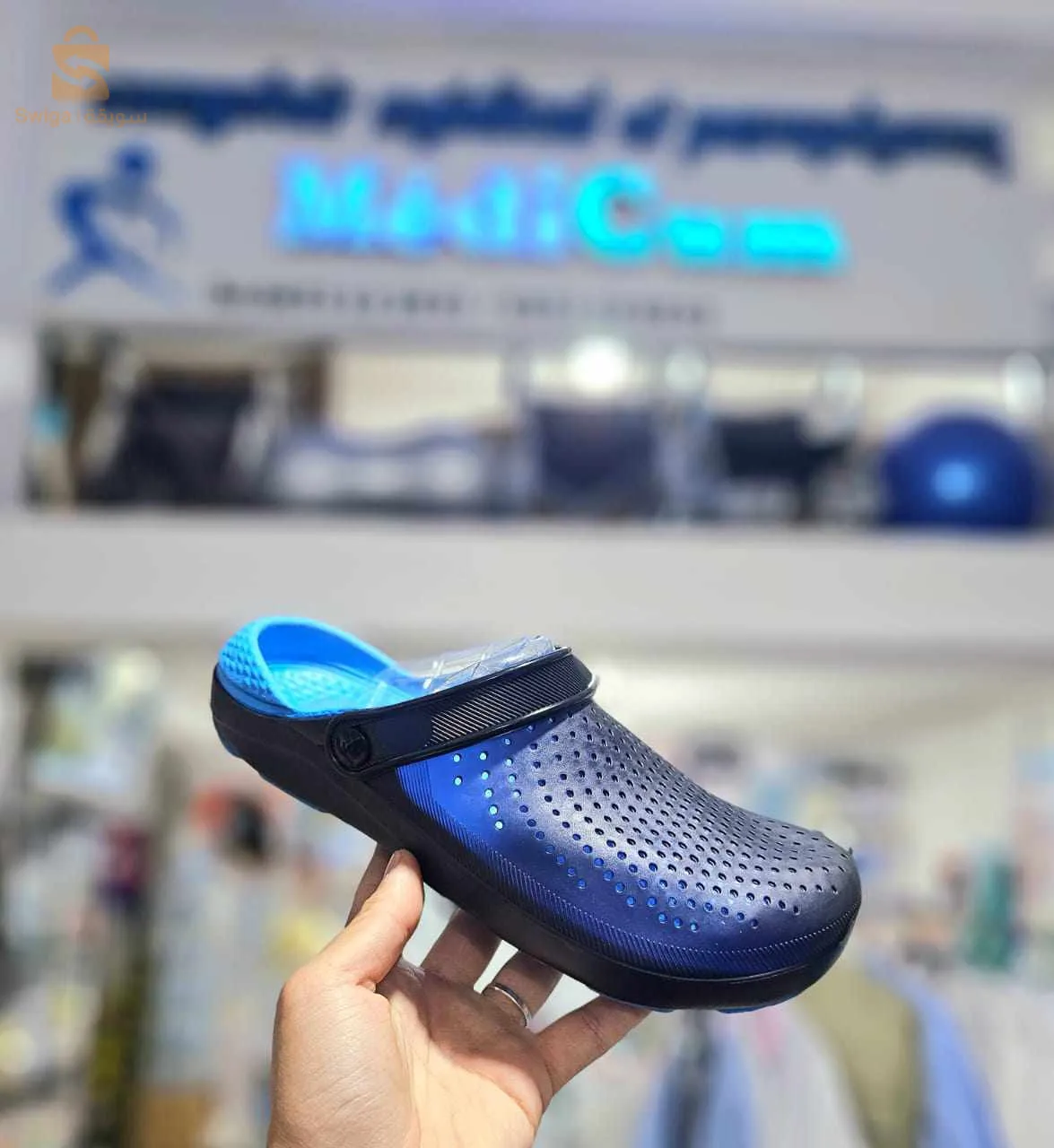 كروكس أمبورطاسيو 🇨🇳 البيع جملة فقط