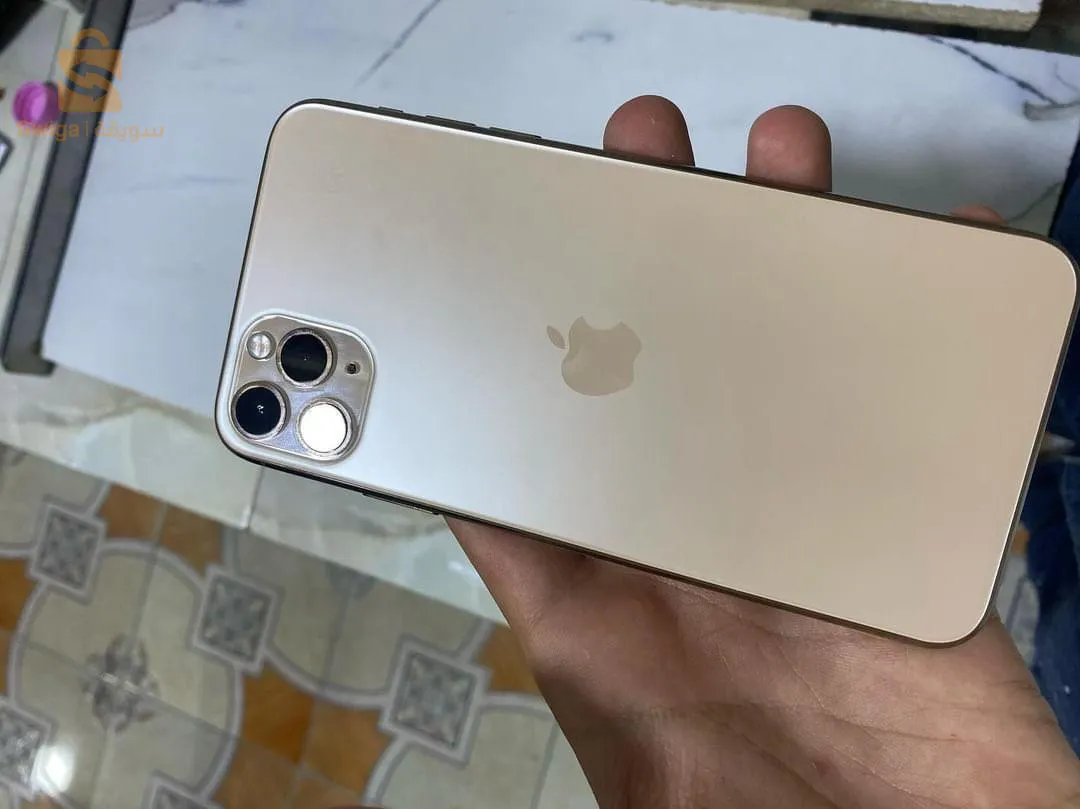 iphone 11 pro max 
64 g 
batterie 🔋 93 
itat 10/10 
colère gold 
tél :0774863120