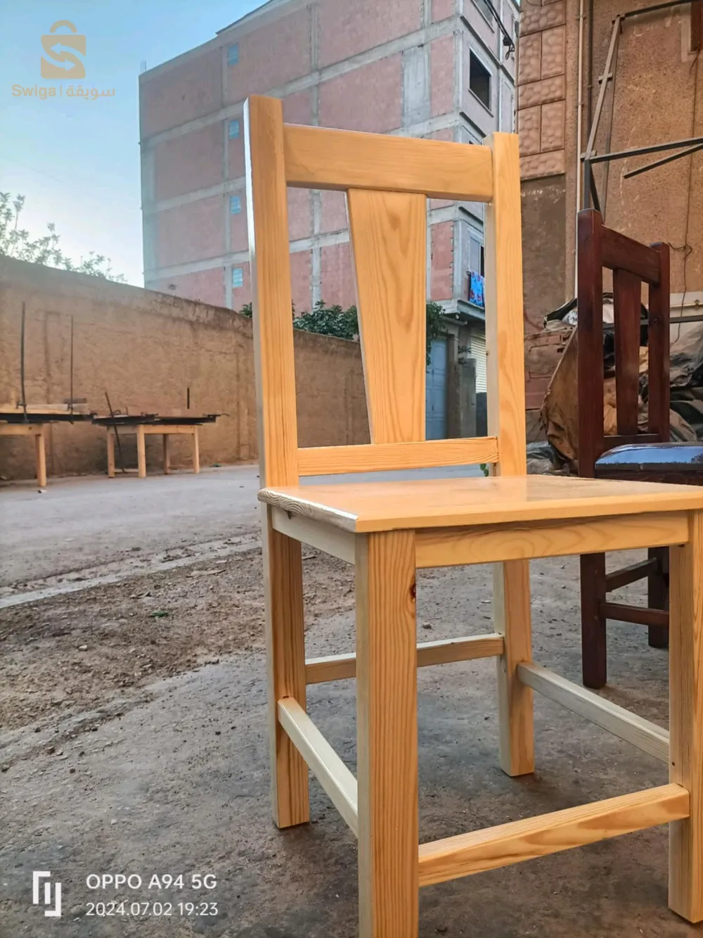 طاولات بالكراسي للبيع