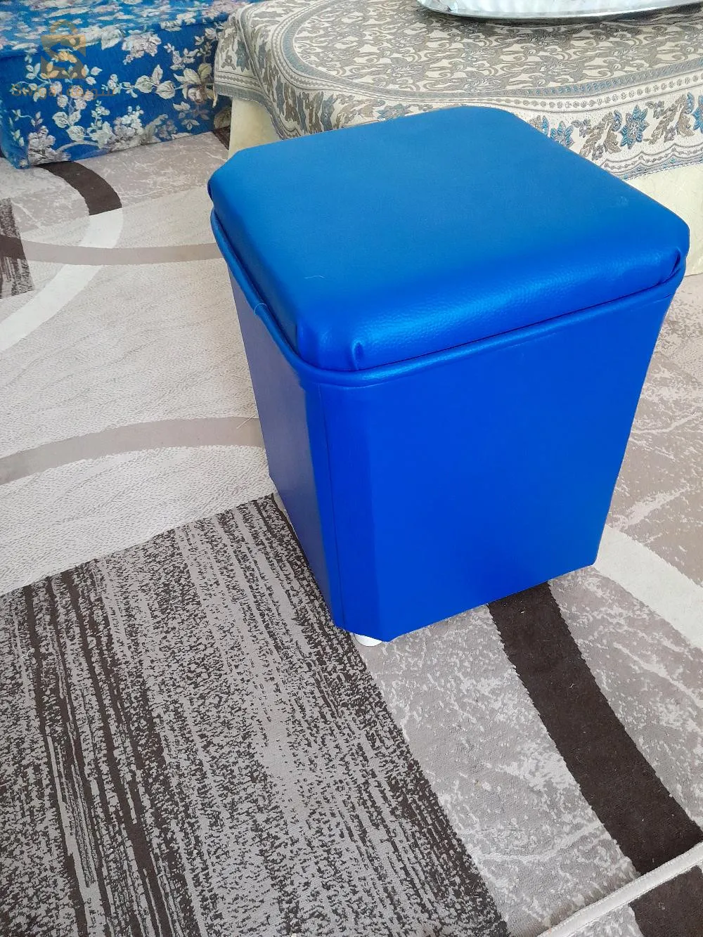 poufs