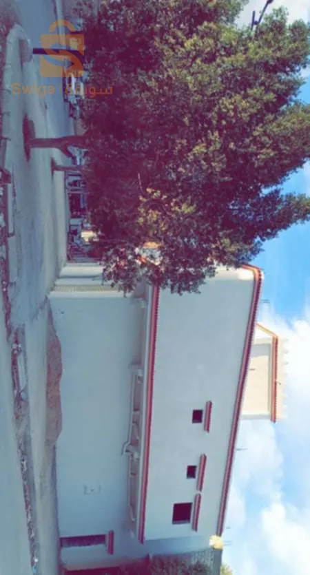 منزل طابق السفلي و العلوي للكراء التجاري.