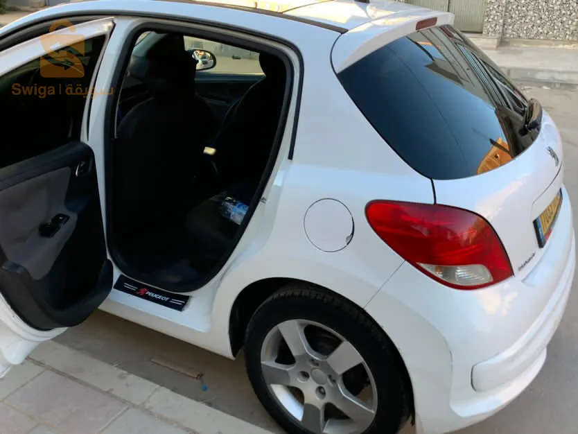 سيارة نوع 207 HDi