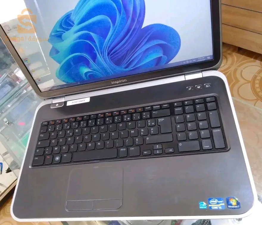 جهاز نظيف نوعية Dell
Processeur i5-3210m /3em (2.5Ghz )
 Écran 17.3" full HD 
Ram 4 Gb 
Disque dur   500 Gb - HDD 
Graphique intel hd Graphics 4000
+ Nvedia GeForce GT 630 m
Batterie 🔋2h 
Chargour original Dell 
Windows 10/64 bit