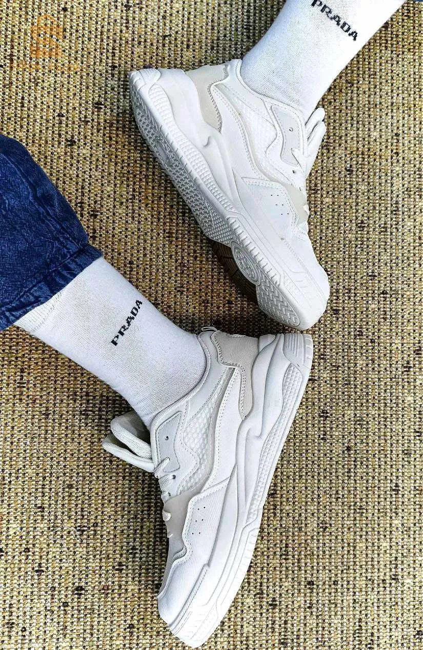 حذاء من نوع Snickers نوعية ممتازة