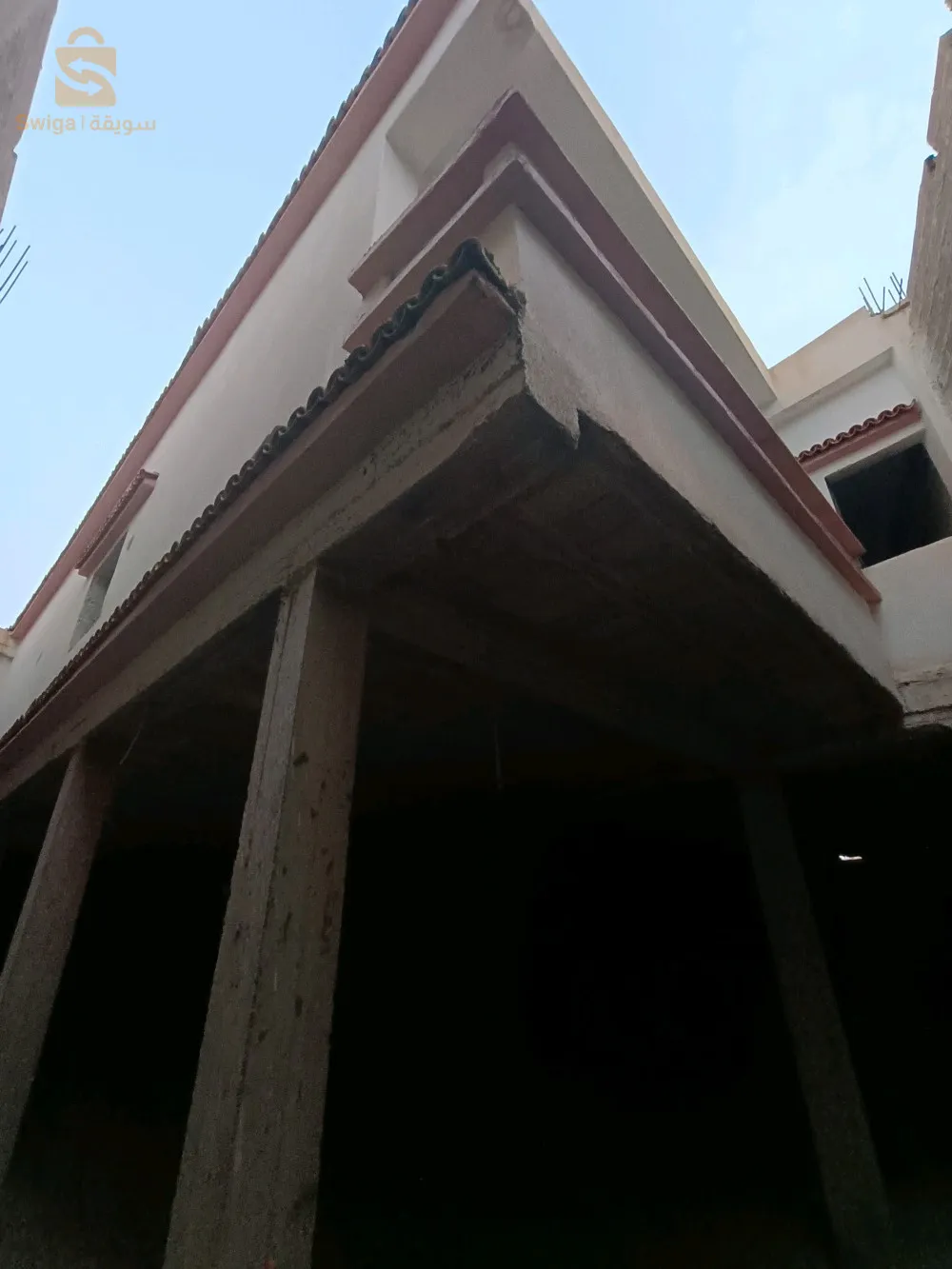 منزل طابق السفلي و العلوي للكراء التجاري.