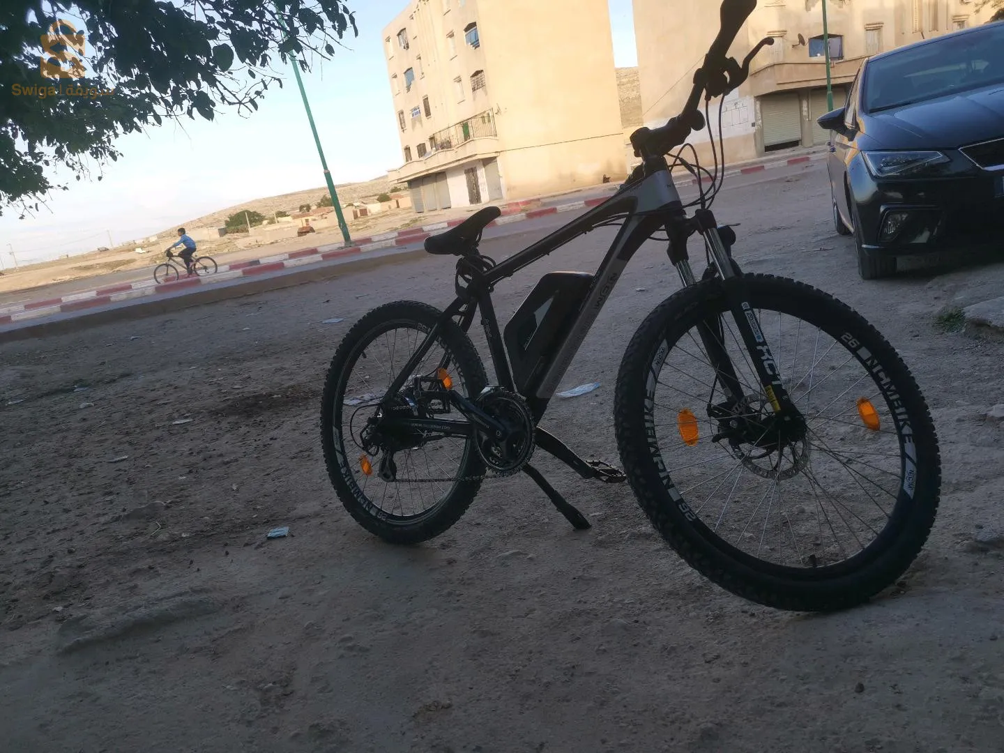 دراجة  كهربائيه هابطة من فرنسا