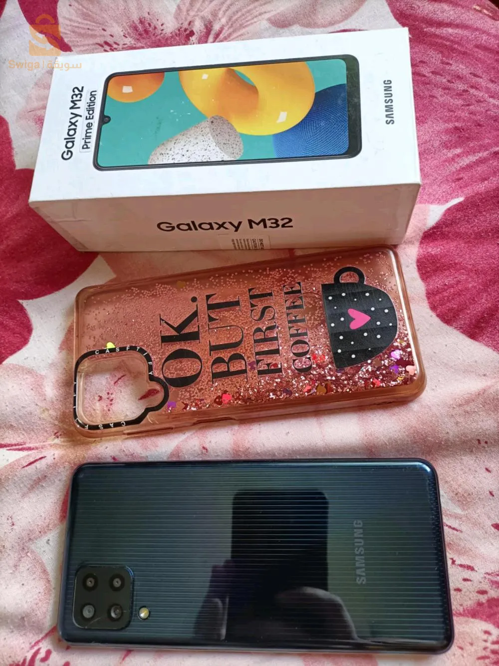 بيع هاتف نقال مفيه حتى مشكل الا كاميرا الخلفية مشققة و لكن  ميجنيش في التصوار اخرجو صافيين