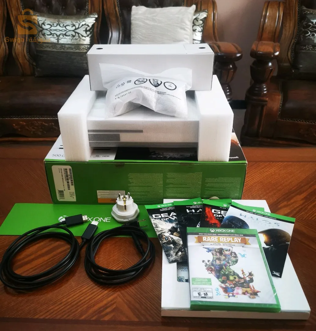 Xbox One S 500gb État 10/10 Venu de canada marche quelques jours