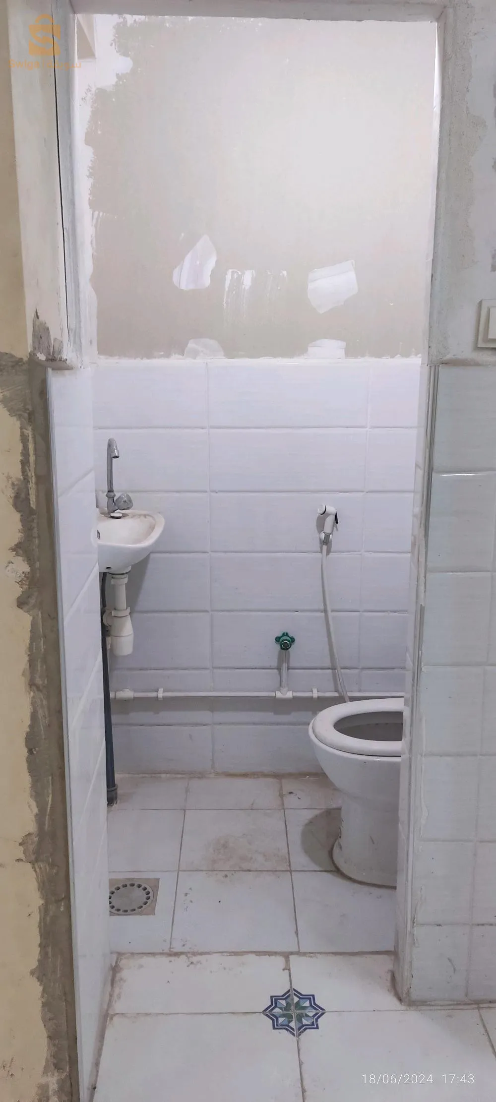 المحل عبارة عن سدة للكراء