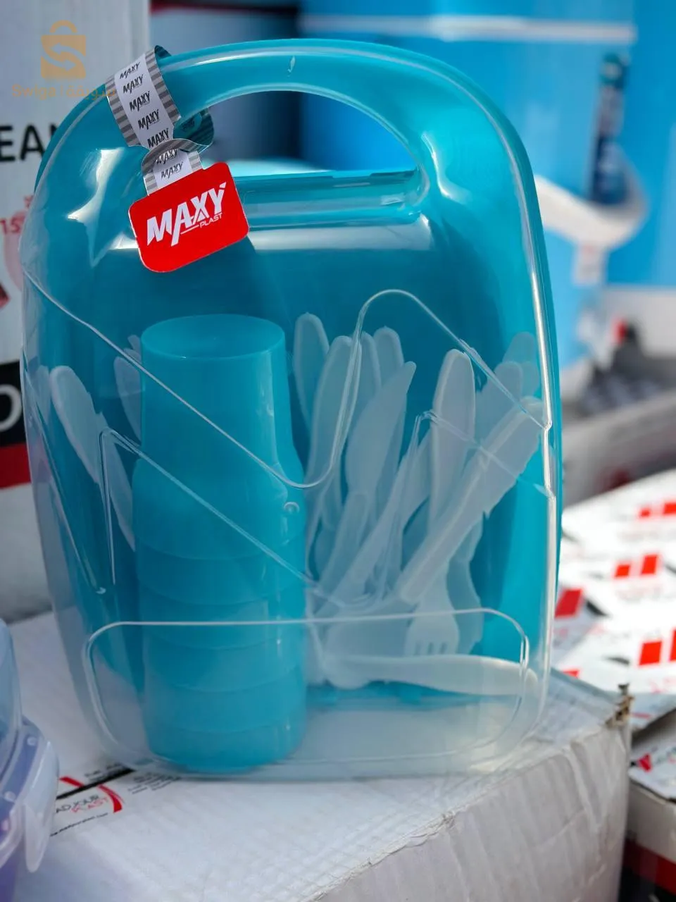 علبة اواني للنزهة