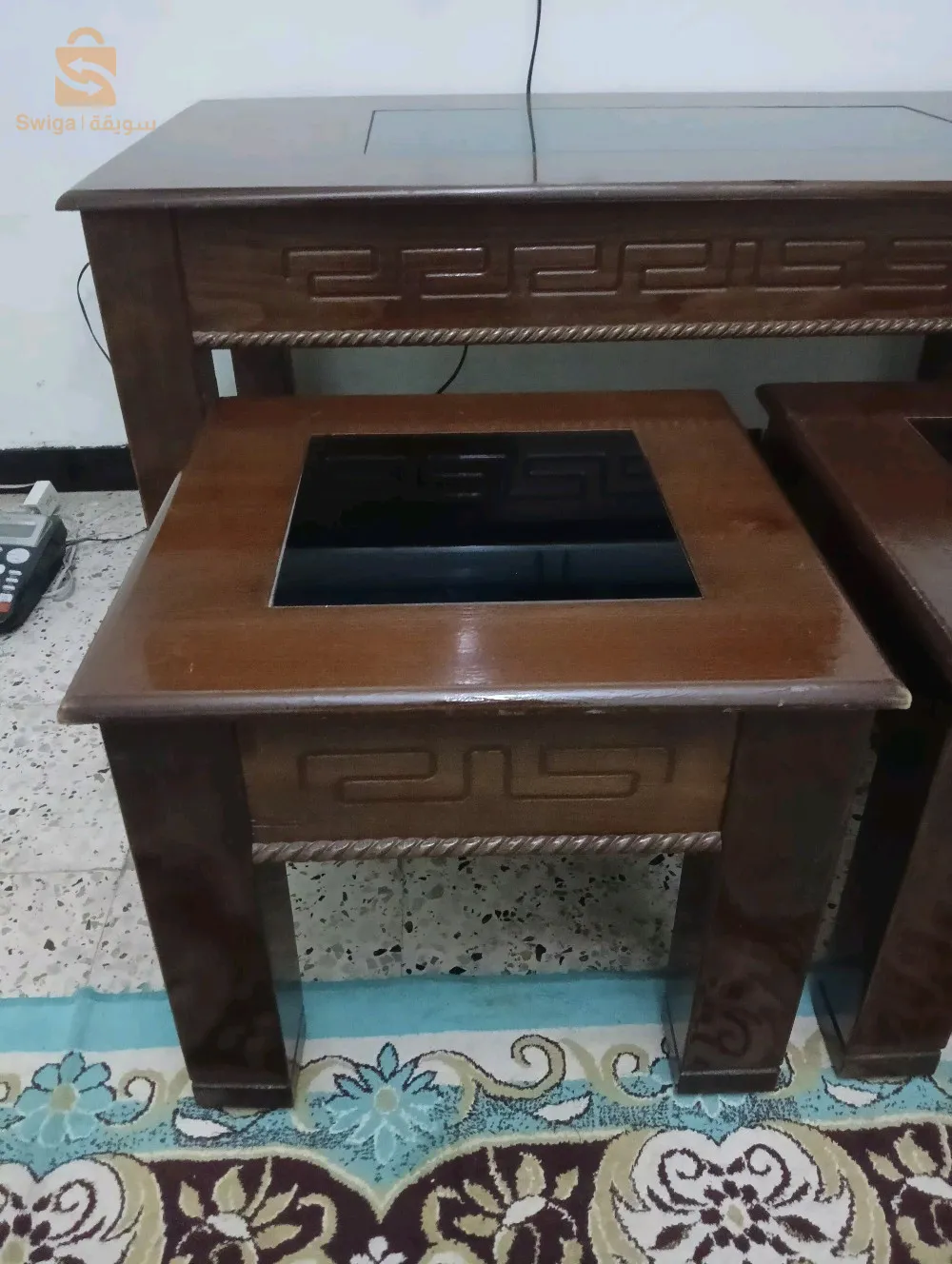 طاولة للصالة