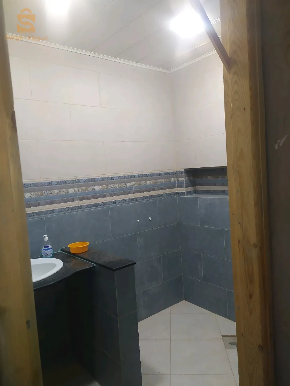 🔴بيفلا بيع  بحي لعبازيز بوقرة 
Fiha 3 fassad 200 metre r+2 makhdomine  retchossi fini ou 1 er kifkif 2 eme b9at fih 10 % khdma0659777260