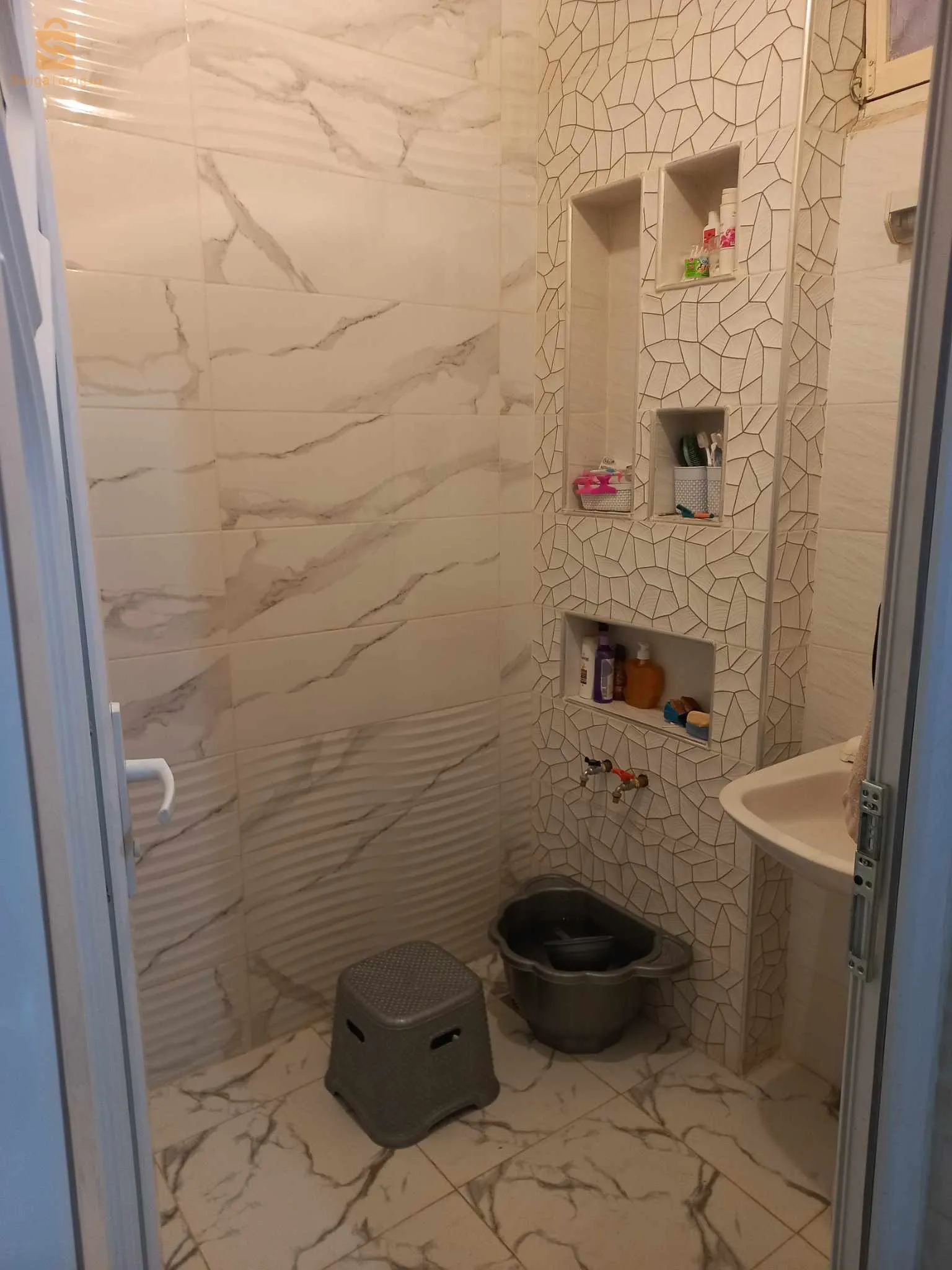 شقة للبيع طابق أرضي0556971012