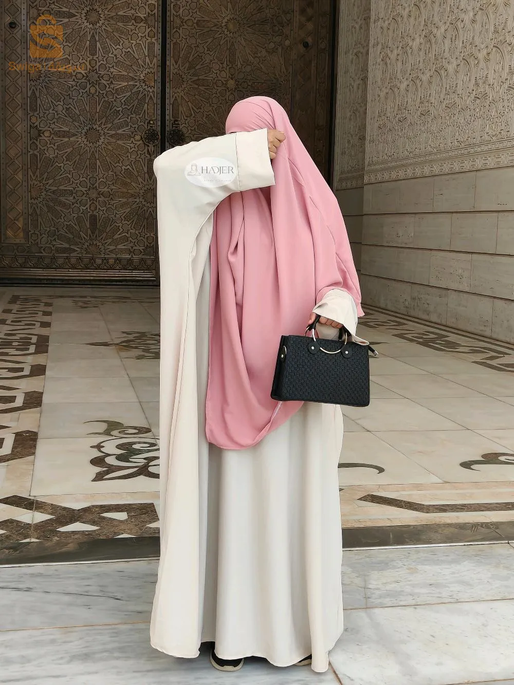 حجاب فضفاض مع إسدال طويل ✨️