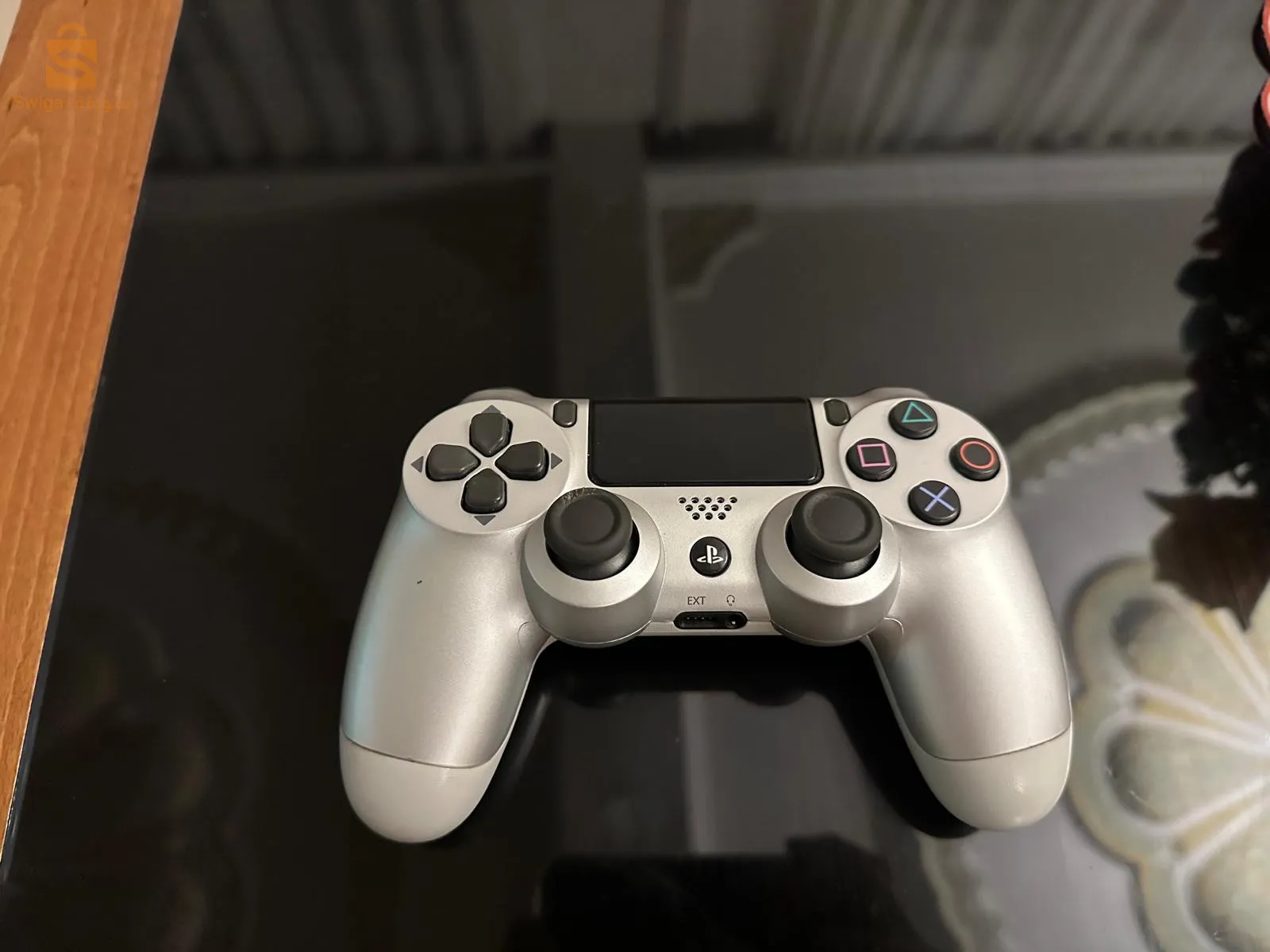 يد بلايستيشن 4 نسخة طبق الأصل، مستعملة(لايوجد فيها أي مشكلة)