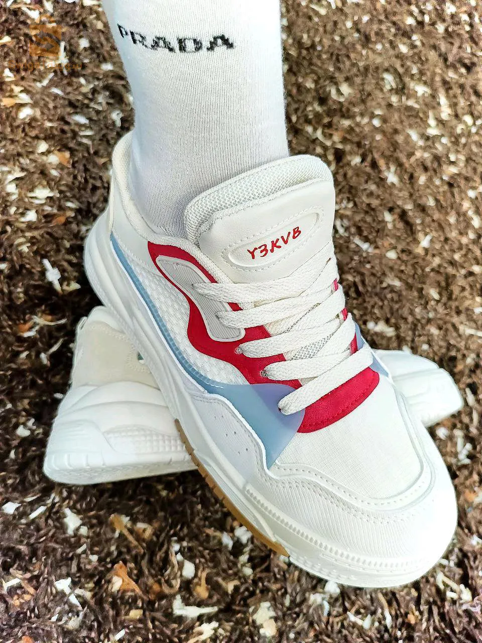 Nouveau 🎯  Les plus beaux modèles avec une excellente qualité et les meilleurs prix 🤗 ⭐⭐⭐⭐⭐  ...  Élégance et sophistication chez les chaussures Arena 🤩🔥   Tailles : 36-37-38-39-40-41  Livraison dans 58 Wilaya 🚚  Et bien sûr, la livraison est gratuite au sein de la ville de Souk Ahras 🙈💫  Vous pouvez commander dès maintenant via l'email de la page (photo du modèle + pointeur + numéro de téléphone + état)  ..  Les images sont 100% réelles