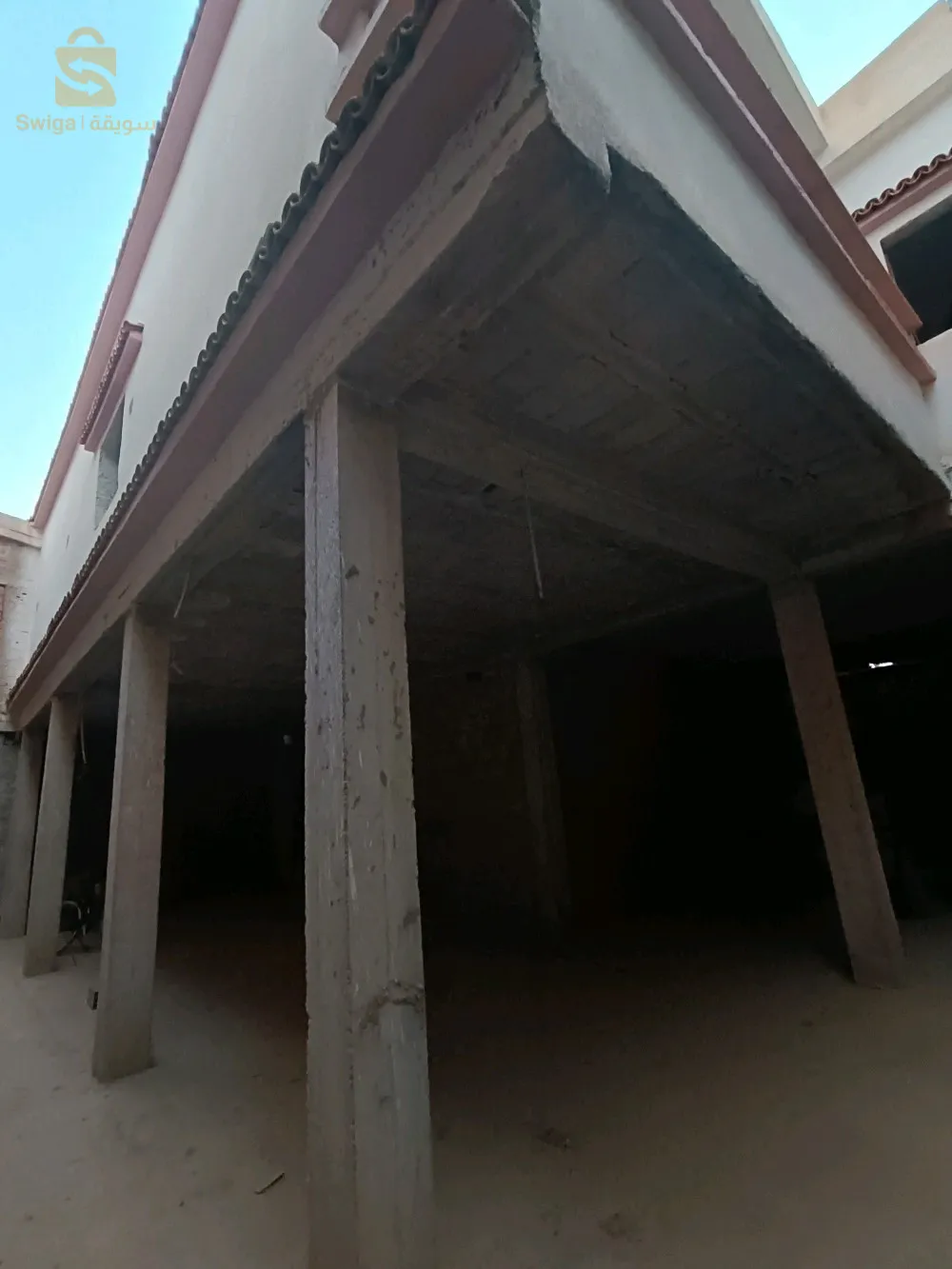 منزل طابق السفلي و العلوي للكراء التجاري.