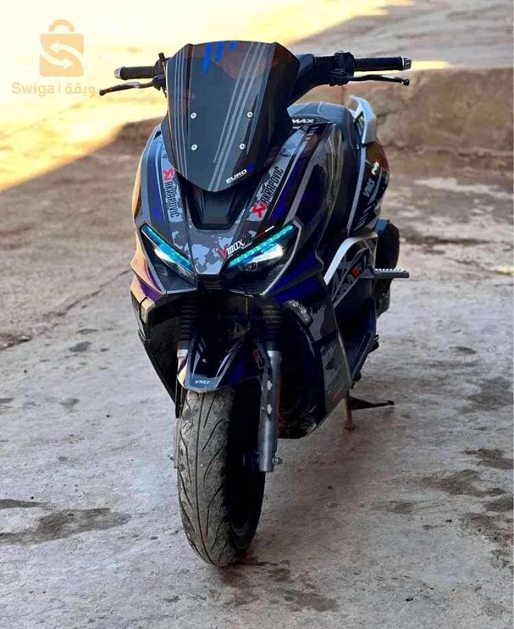 vmax 200cc anne 20222 hba Machllah n9iya chlef