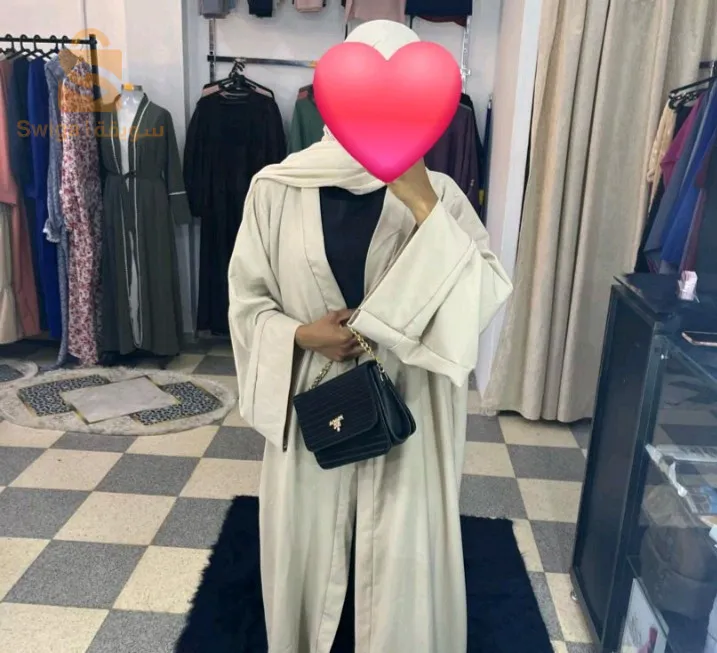 عبائة نسائية