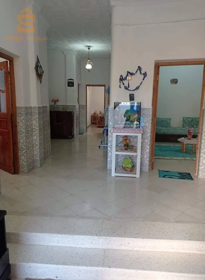 فيلا بتبسة حي راقي سكنسكا قريب من كل المرافق