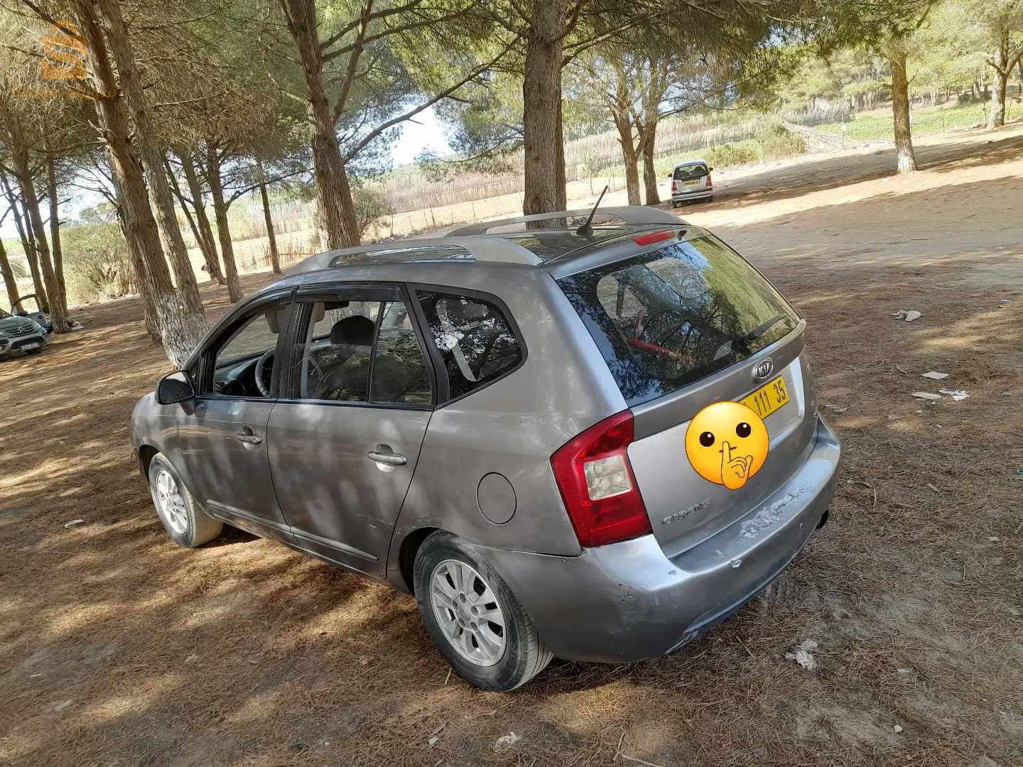 a venereal Kia carens