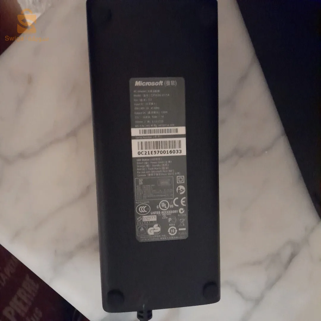 xbox 360  250jiga  فيه 32لعبة مقليتشي .ومفلاشي .فيه قاع دوزانو