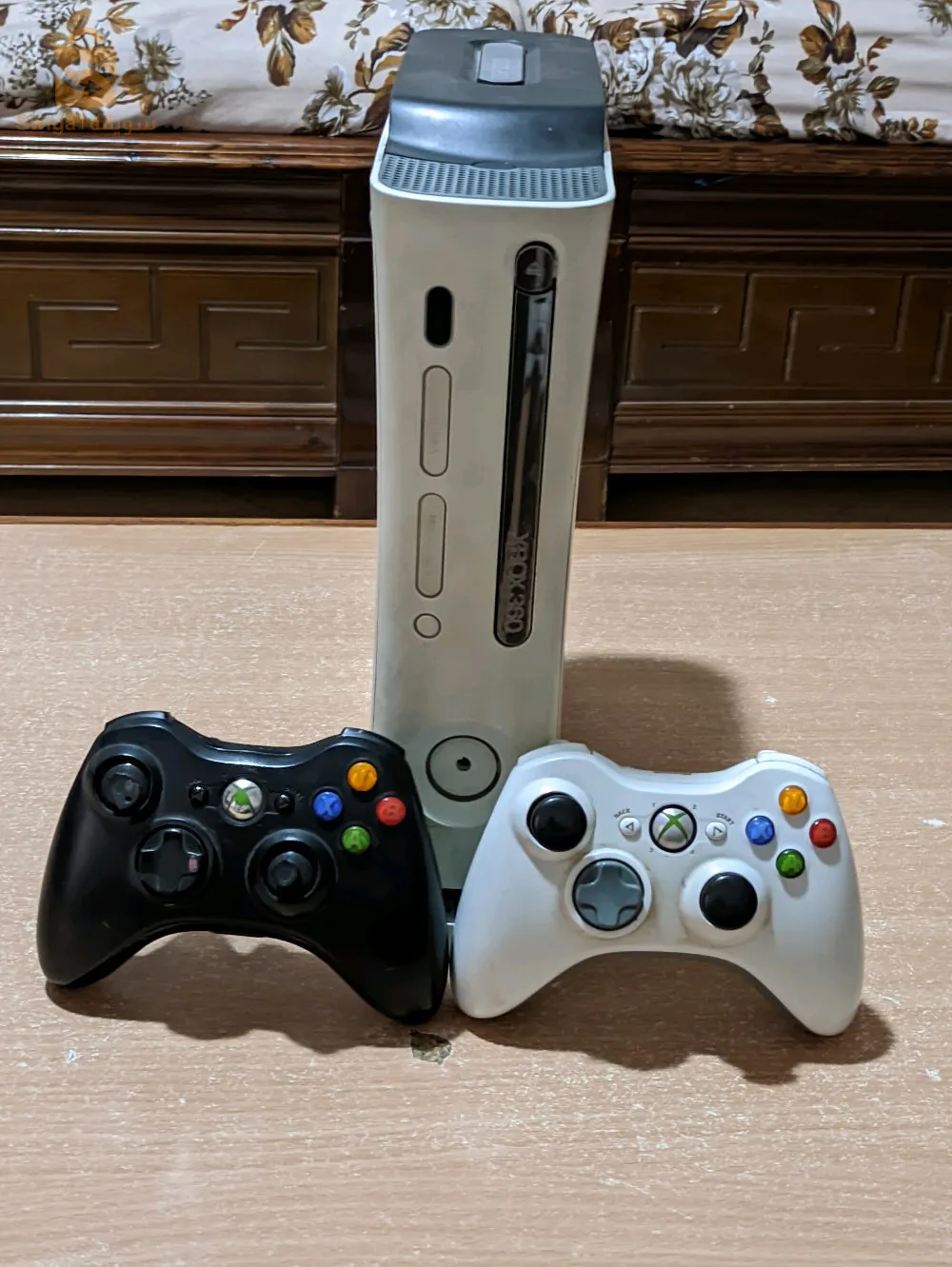 Xbox 360 فيه 120 جيڨا11لعبةمعاه زوج مانيتات وحدة سون فيل مع شورجارها ووحدة فيلمعاه قشو كامل