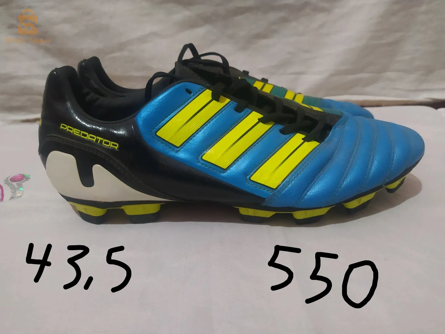 حذاء رياضي اصلي المقاس و السعر في الصورة