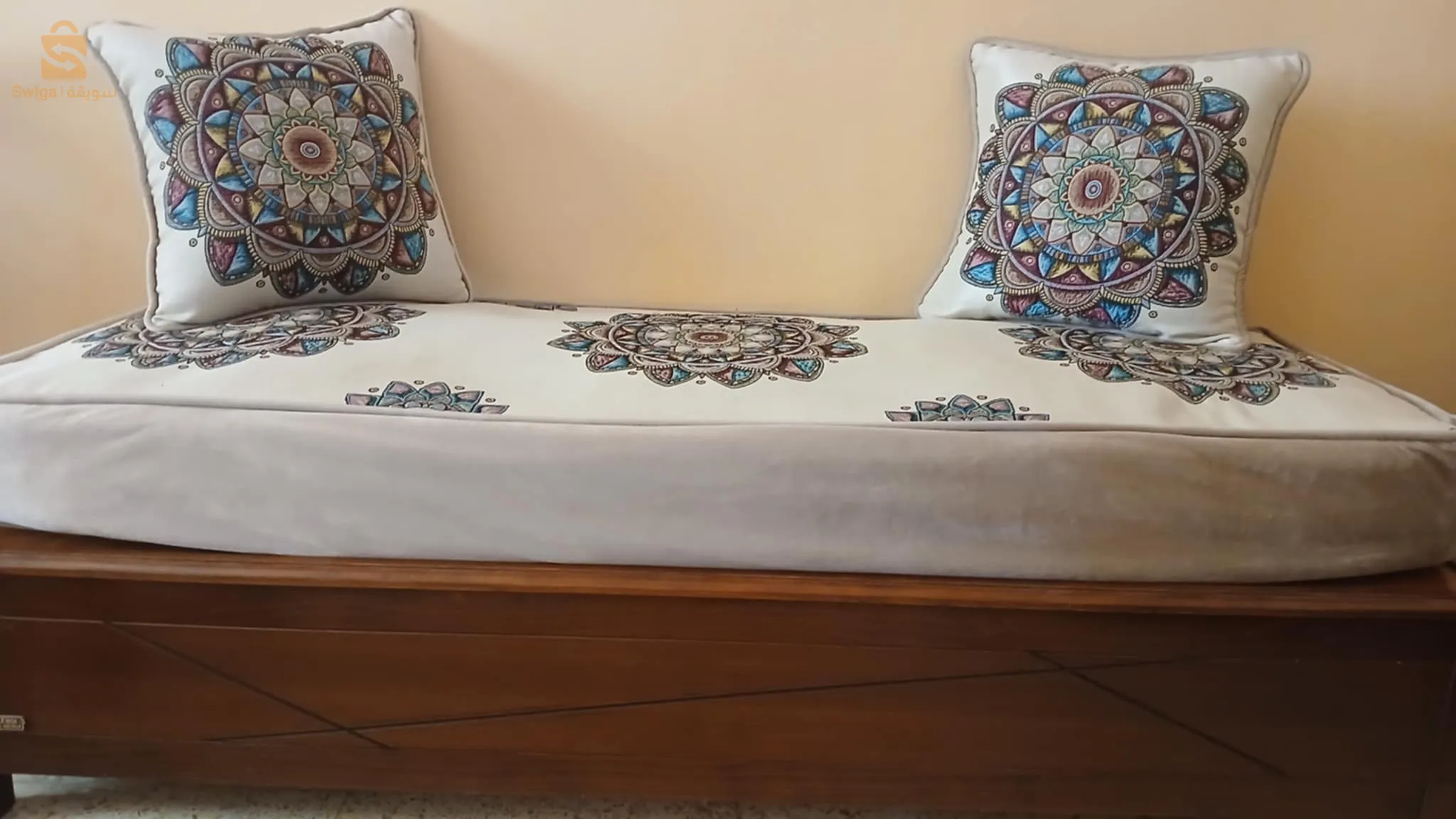 كانبيات +مطارح مع الفراش و الطابلة