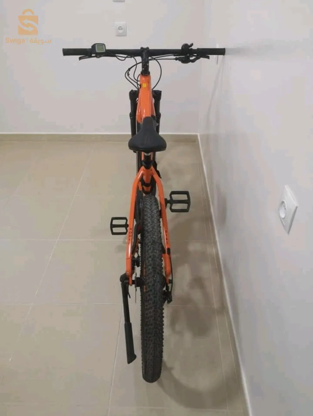 السلام عليكم كاين vélo électrique حاجة شابة نقية مشاء الله بيها بشارجار تاعها 2 AH