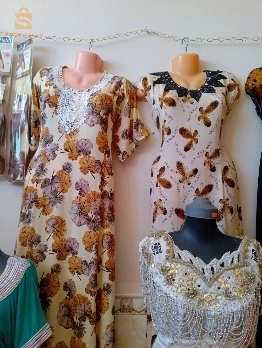 ملابس وفساتين نسائية انيقة ومريحة للمنزل والمناسبات