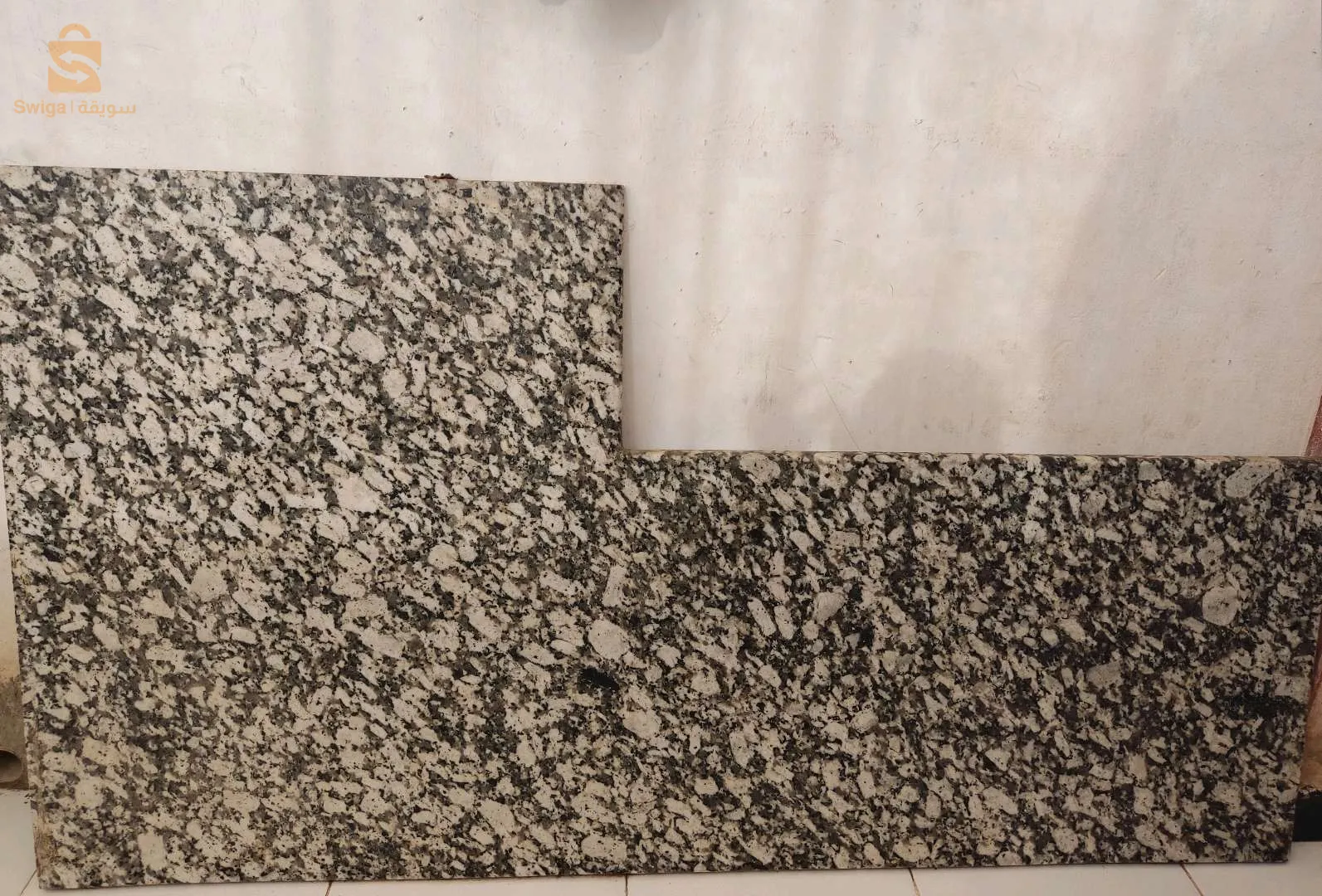 رخامة مستعملة بحالة جيدة للبيع