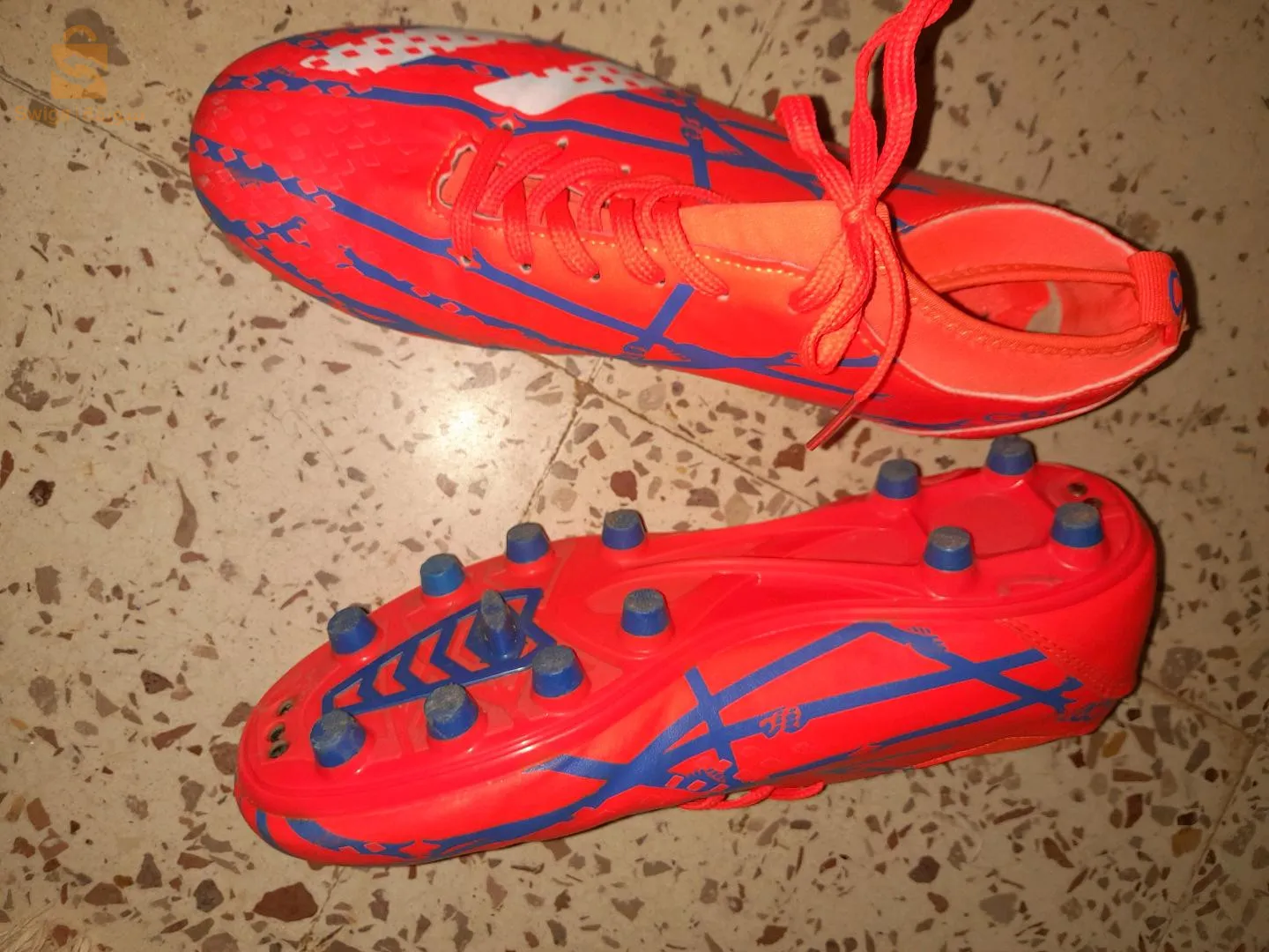 حذاء رياضي 
جديد غير مستعمل