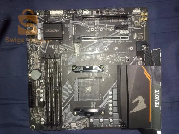 حي البلاطو ( حي الشهيد مرموشي محمد تيسمسيلت )