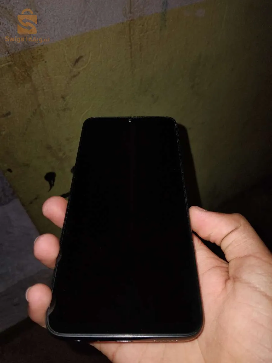 prix négociable  avec chargeur original et la boîte batterie 5000mah