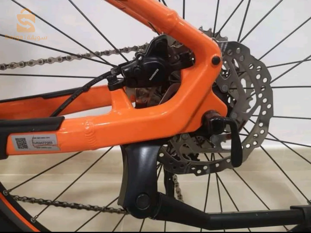 السلام عليكم كاين vélo électrique حاجة شابة نقية مشاء الله بيها بشارجار تاعها 2 AH