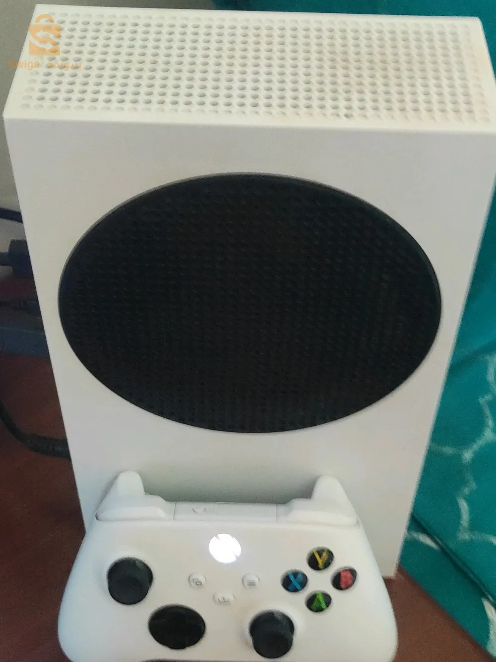 Xbox series S et la mannet et le clavier et la souri