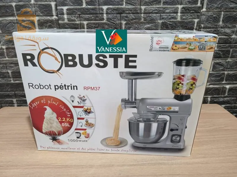 Pétrin 3en1 marque robuste 5L✅ Couleur rouge et noir et gris✅Garantie 12 mois✅Voltage : 220-240V / 50-60Hz✅Puissance effective : 1000W✅Accessoire à viande en métal, plateau alimentaire✅Accessoire pour remplissage de saucisses✅Accessoires à biscuits✅Blender en verre✅Moulin à café✅Vitesse : 06 + fonction PLUSE✅Fouet métallique,✅crochet, batteur✅Bol en inox 5L pour 2.2Kg