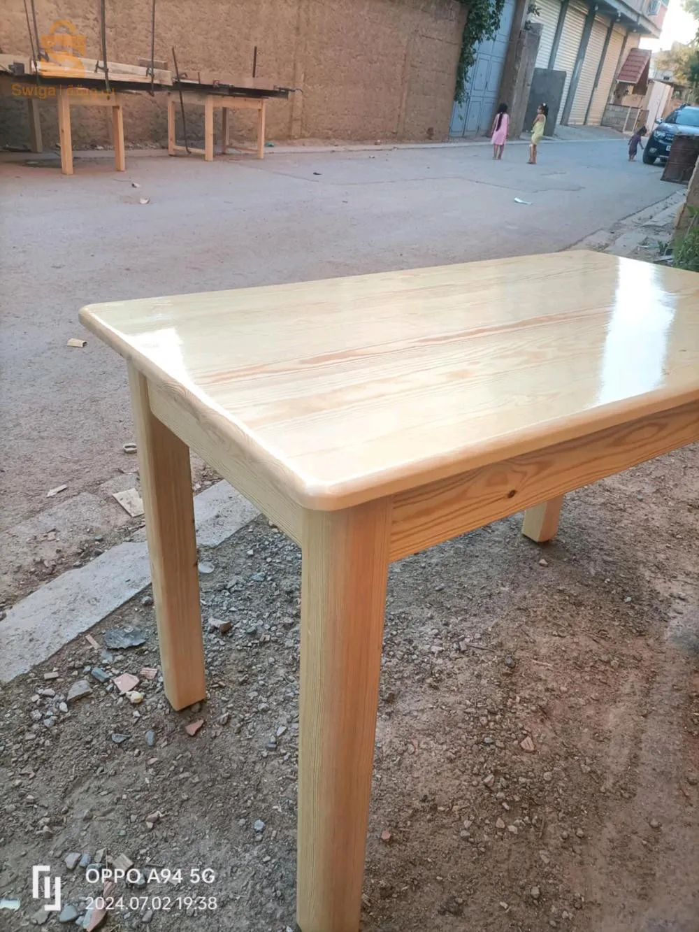 طاولات بالكراسي للبيع