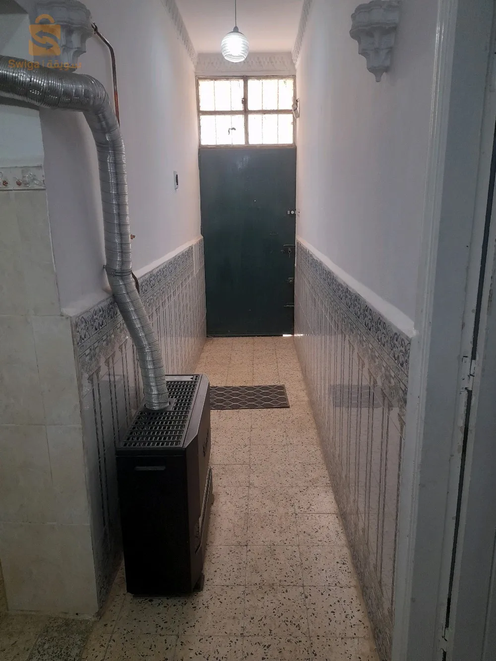 particulier loue un f2 niveau de villa à RAMDANIA DOUERA tel 0553309808