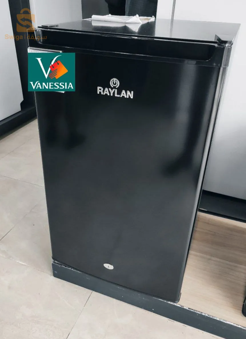 ثلاجة من الحجم الصغير