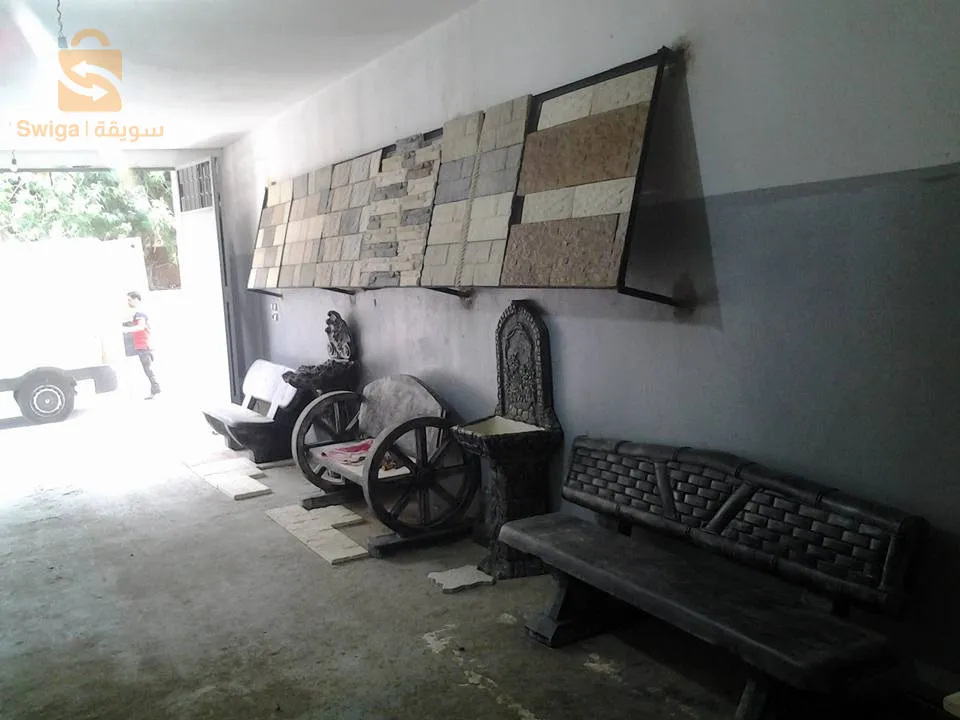 ورشة كاملة فيها ما يقارب الف قطعة من القوالب من الريزين السيليكون طابل فيبرار فرن و بوطونيار  صغير