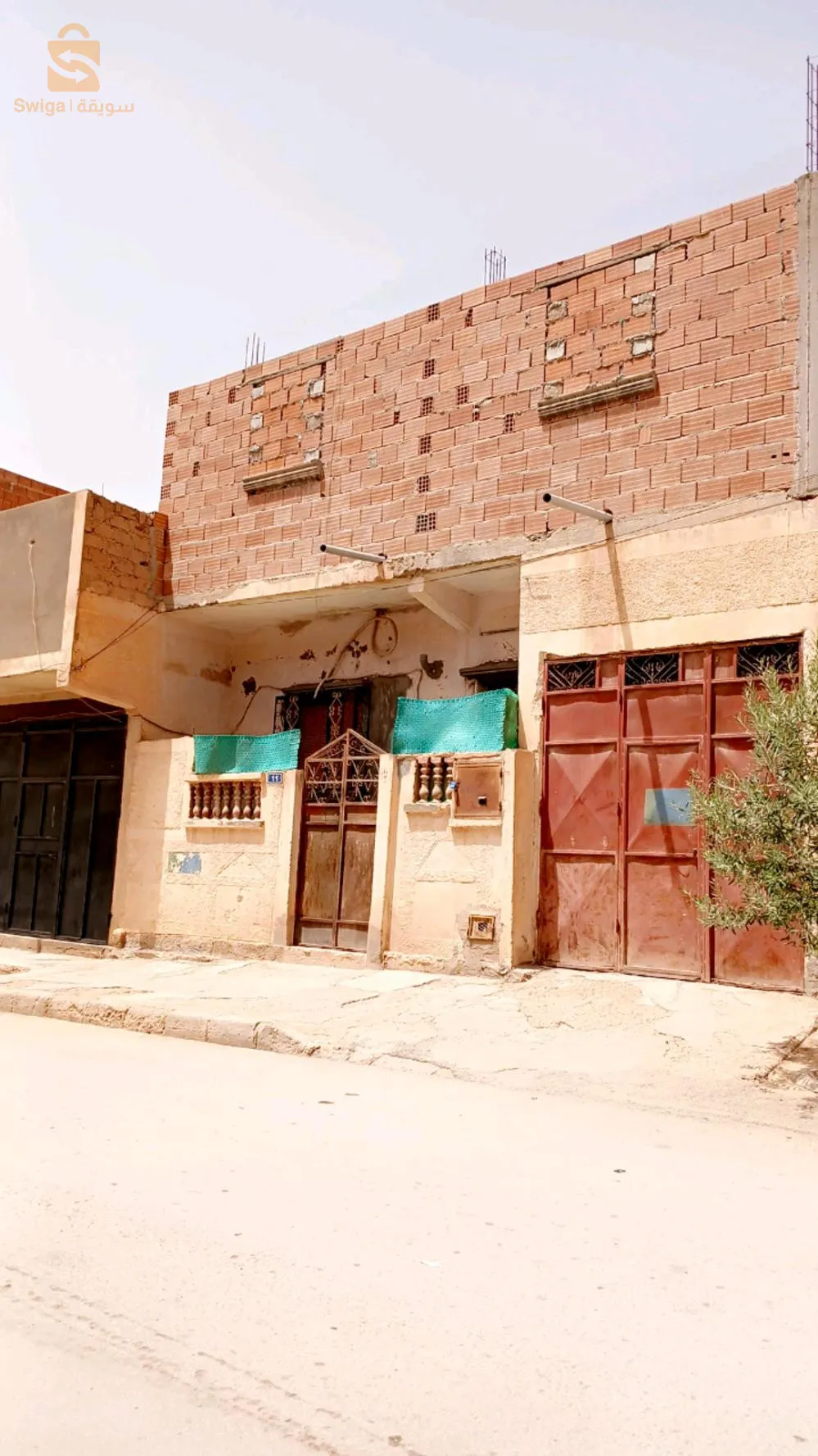 منزل للبيع في حي سيدي سليمان قرب مسجد الهدى
فيه طول 23
ولعرض 9
رقم الهاتف 0699866199