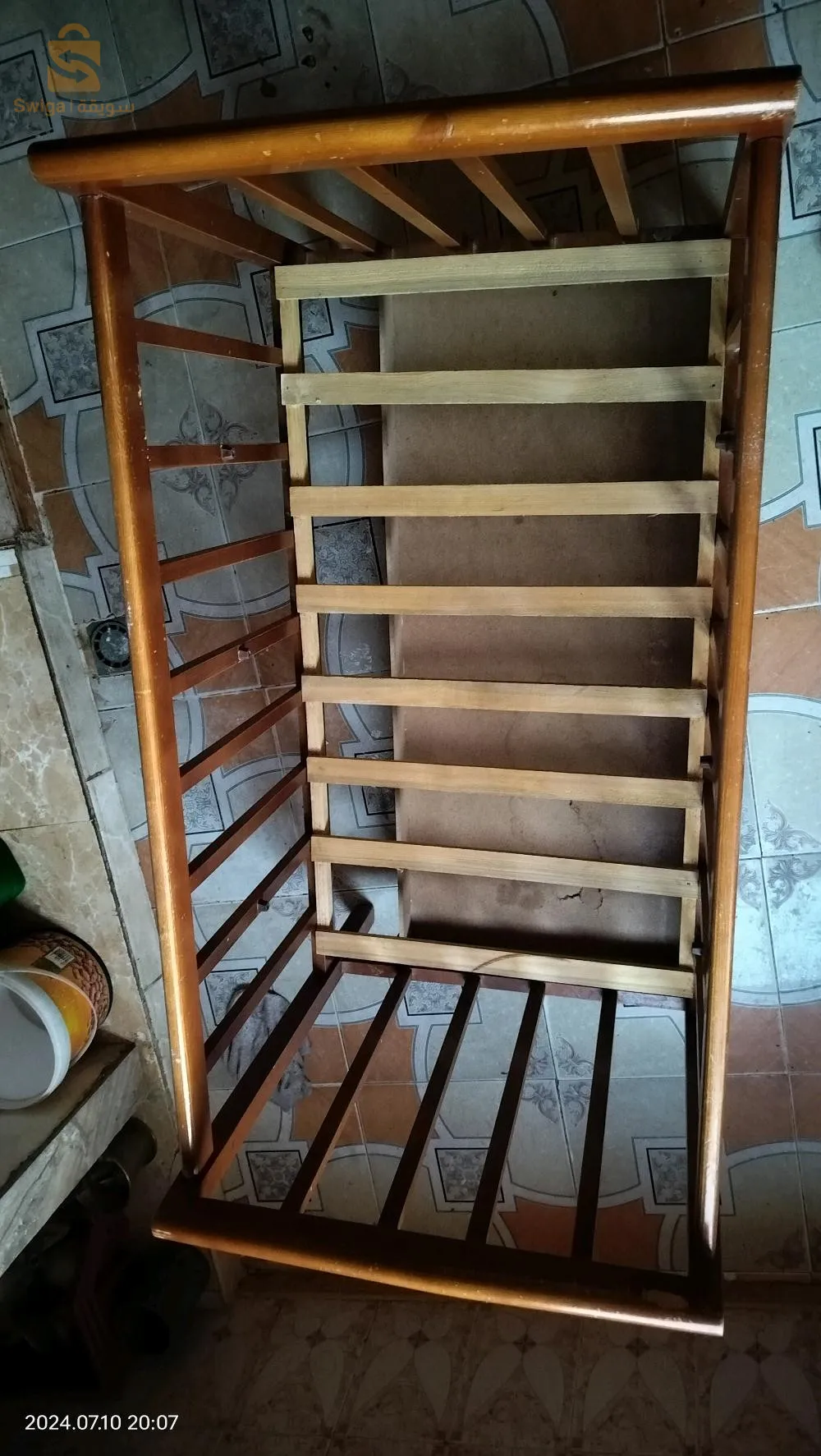 سرير اطفال خشبي