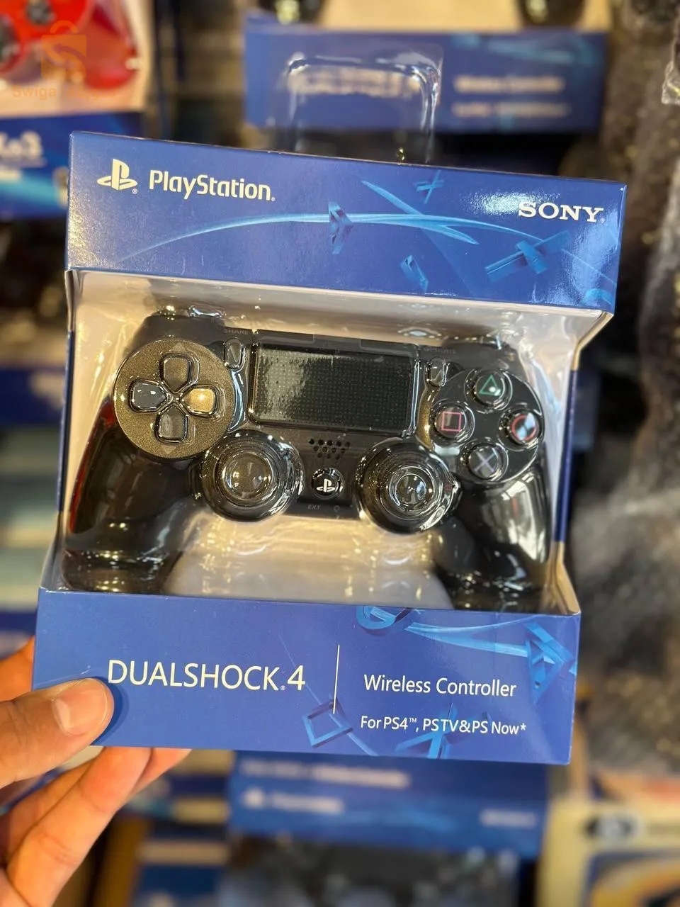 - Manette PlayStation 4