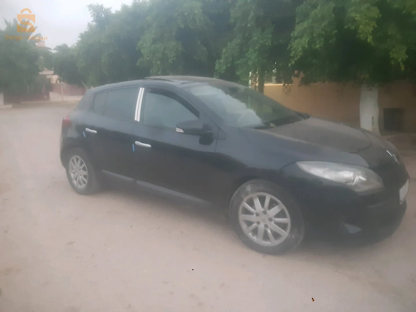 voiture 1.9dci 130ch privilège mains libres couleur noire