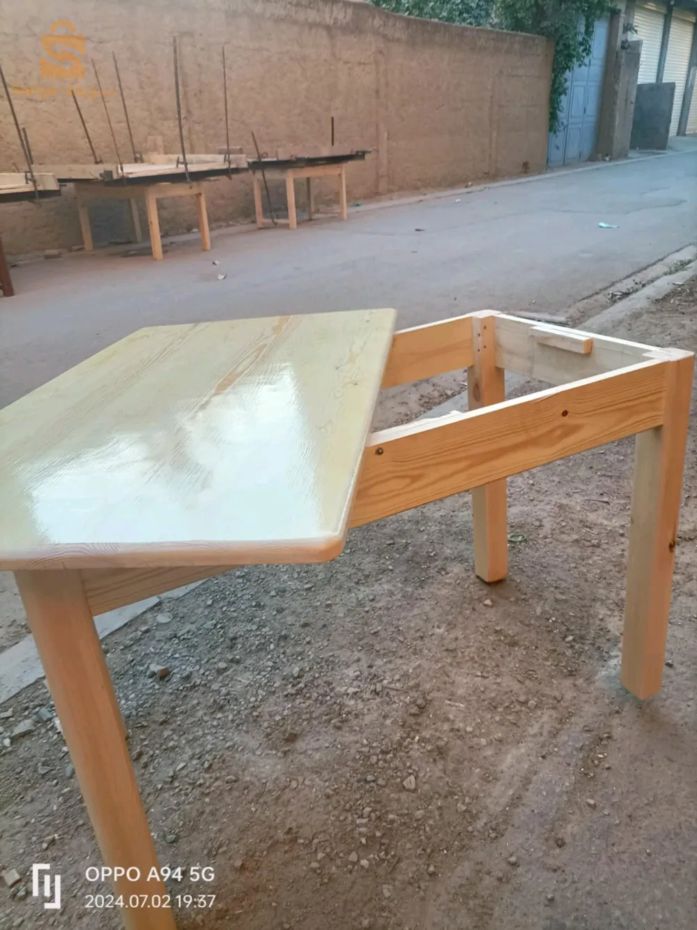 طاولات بالكراسي للبيع