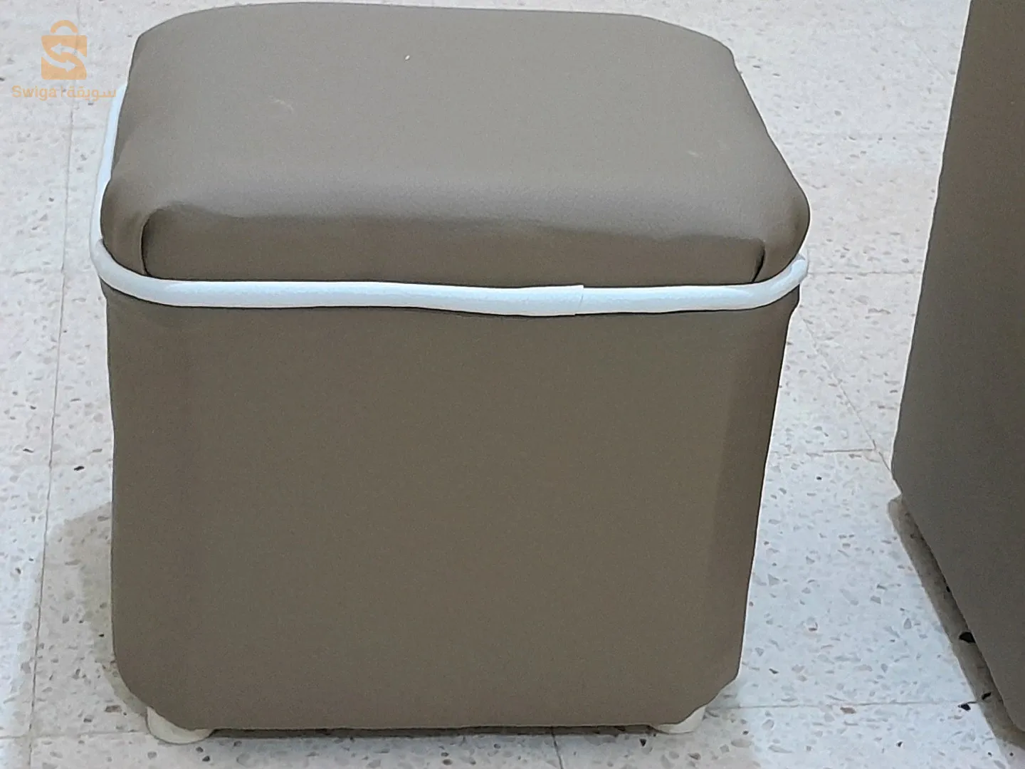 poufs