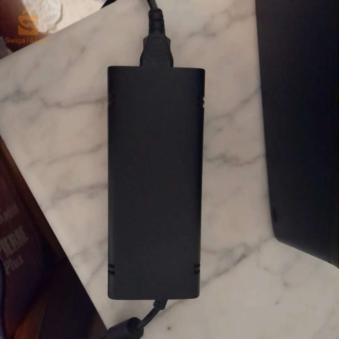 xbox 360  250jiga  فيه 32لعبة مقليتشي .ومفلاشي .فيه قاع دوزانو