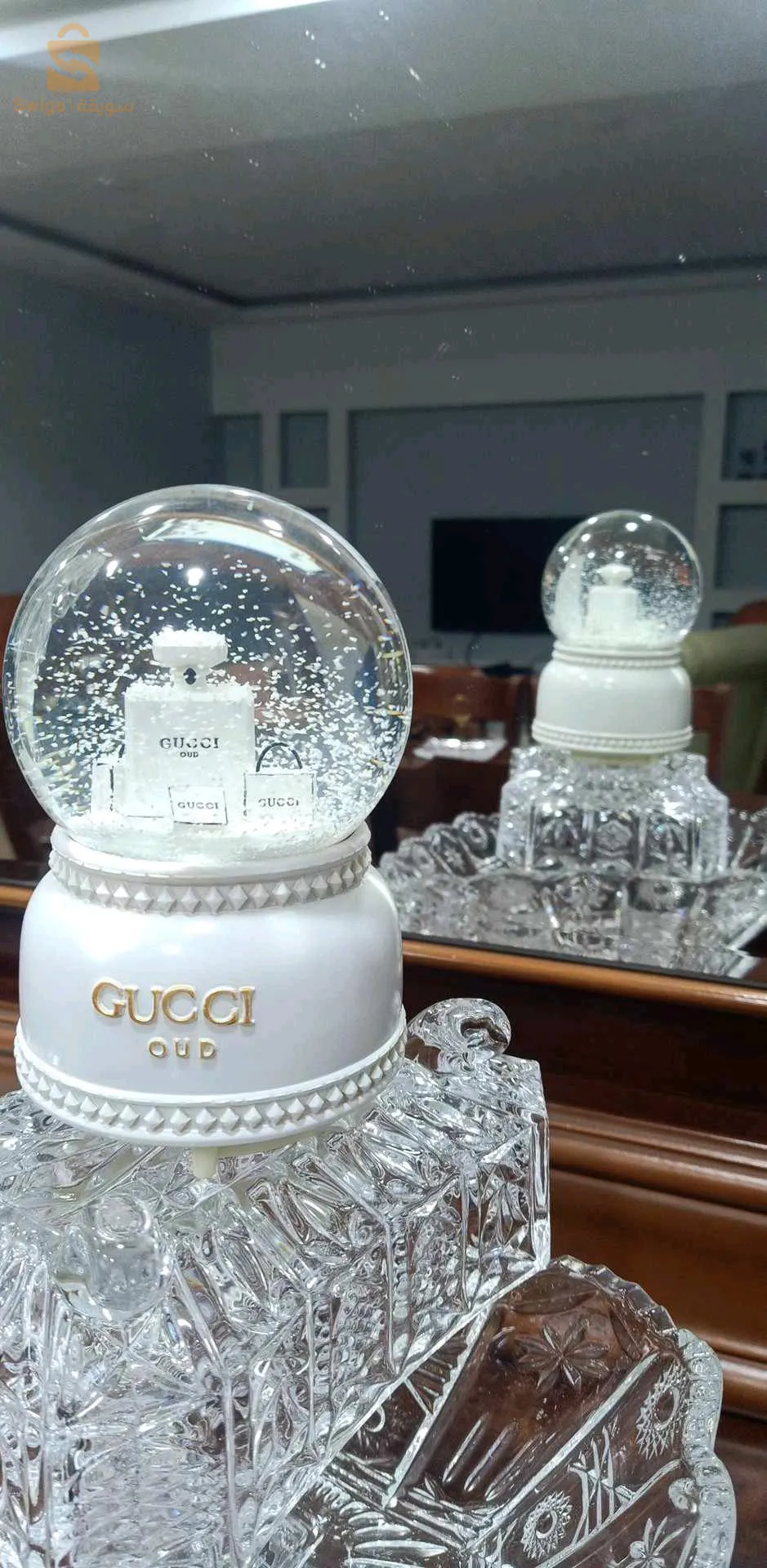 .boulle de neige et veilleuse en rose